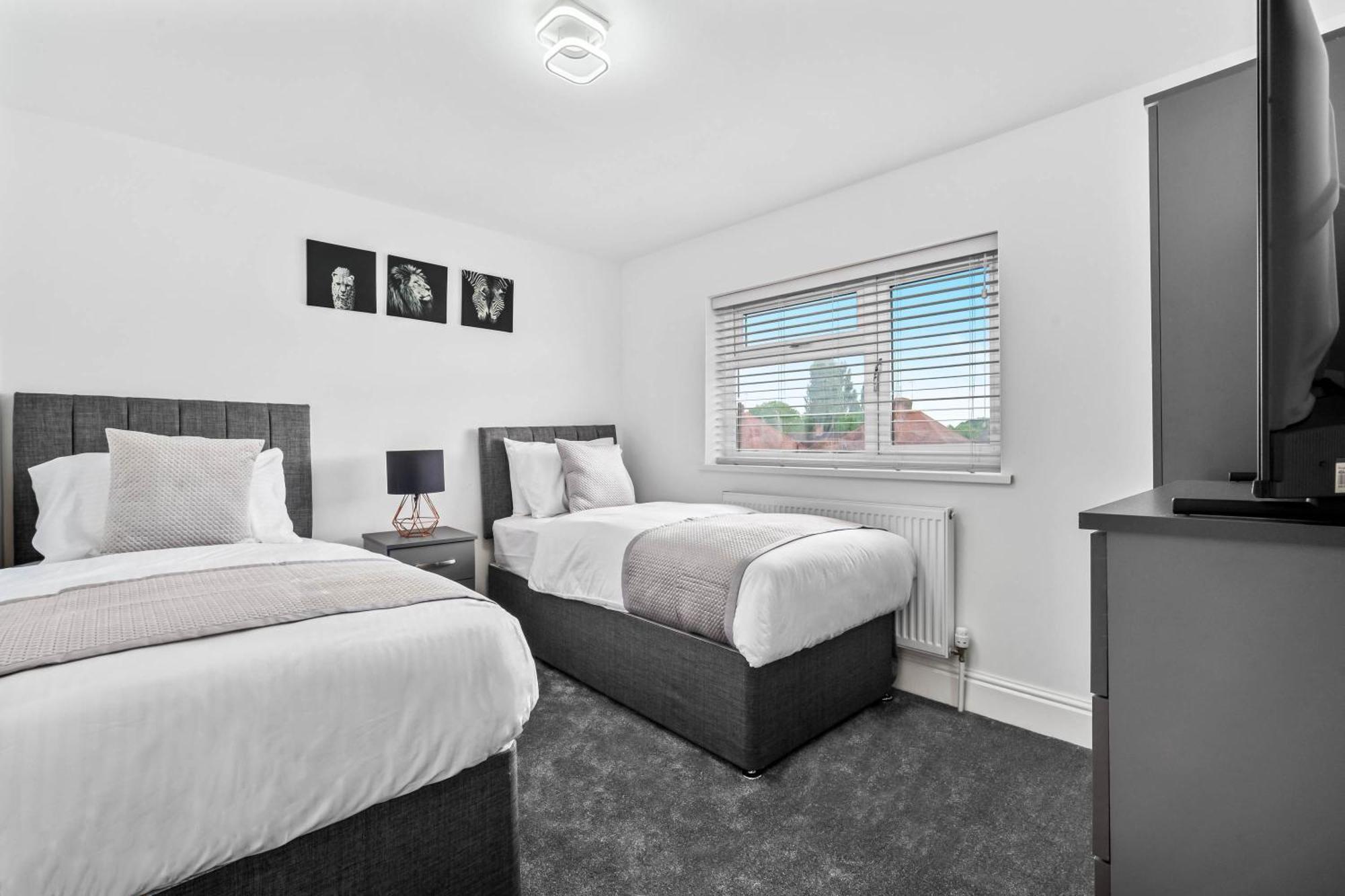 5 Bedroom House Solihull 10 Mins Drive From Bhx & Nec Private Off Road Parking برمنغهام المظهر الخارجي الصورة